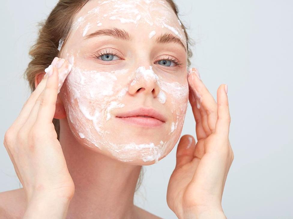 How to Prevent and Treat Maskne (Mask Acne)